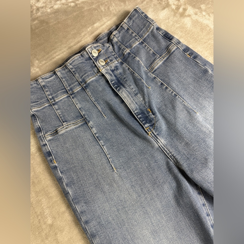 Free People WE THE FREE Jayde Flare Jeans Size 32 Light‎ Wash High Rise Stretch - Picture 8 of 16